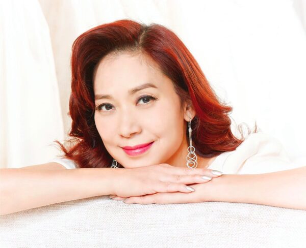 邝美云