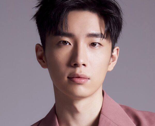 曹杨Young