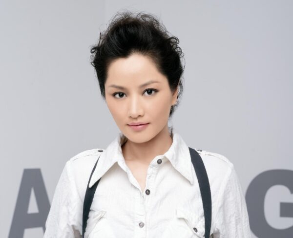 瞿颖